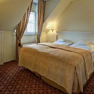Augusta Am Kurfuerstendamm Otel