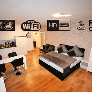 Madame Tower Apartamento Colónia